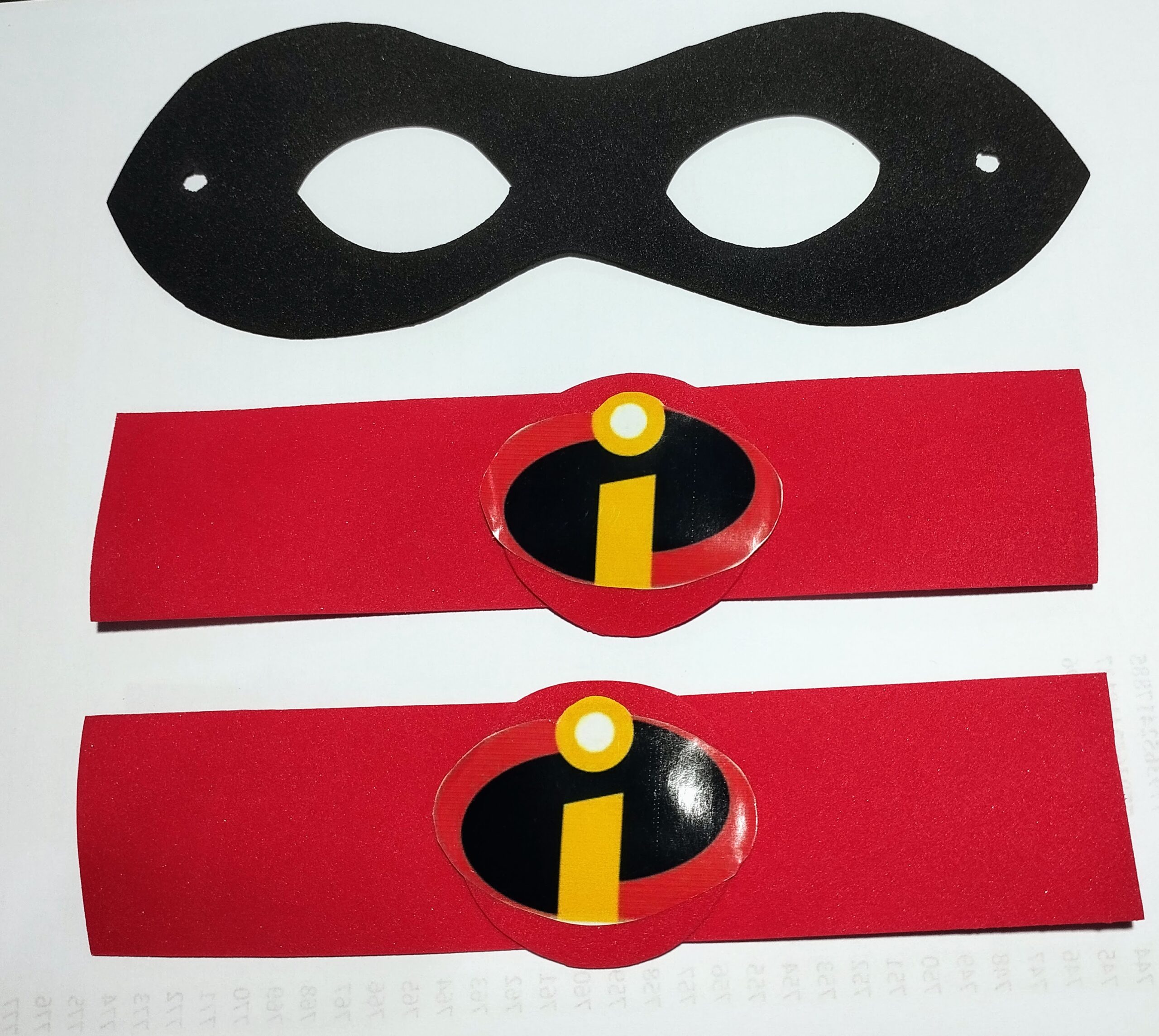 Kit Lembrancinha Os Incríveis Com Capa, Máscara E Bracelete Para Lembrancinha de Festa Infantil Com 10 Unidades - Imagem 3